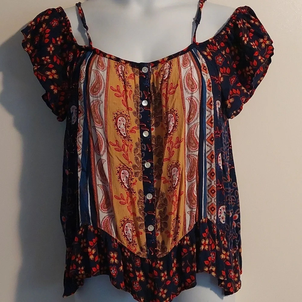 Patrons of peace Bohemian boho Gauzy Rayon Floral & Paisley top Medium